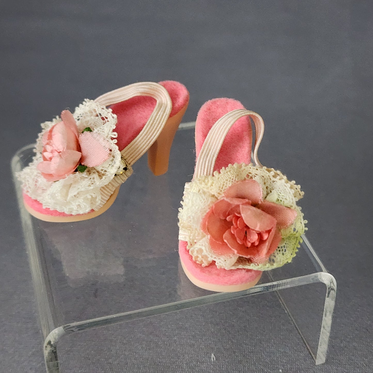 Pink Mules, Nice